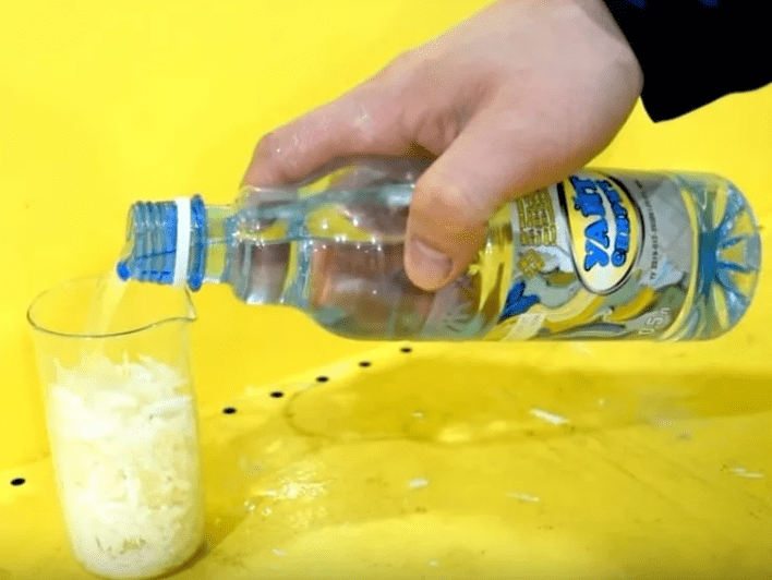 В чем растворим воск: с чем можно растворить воск в домашних